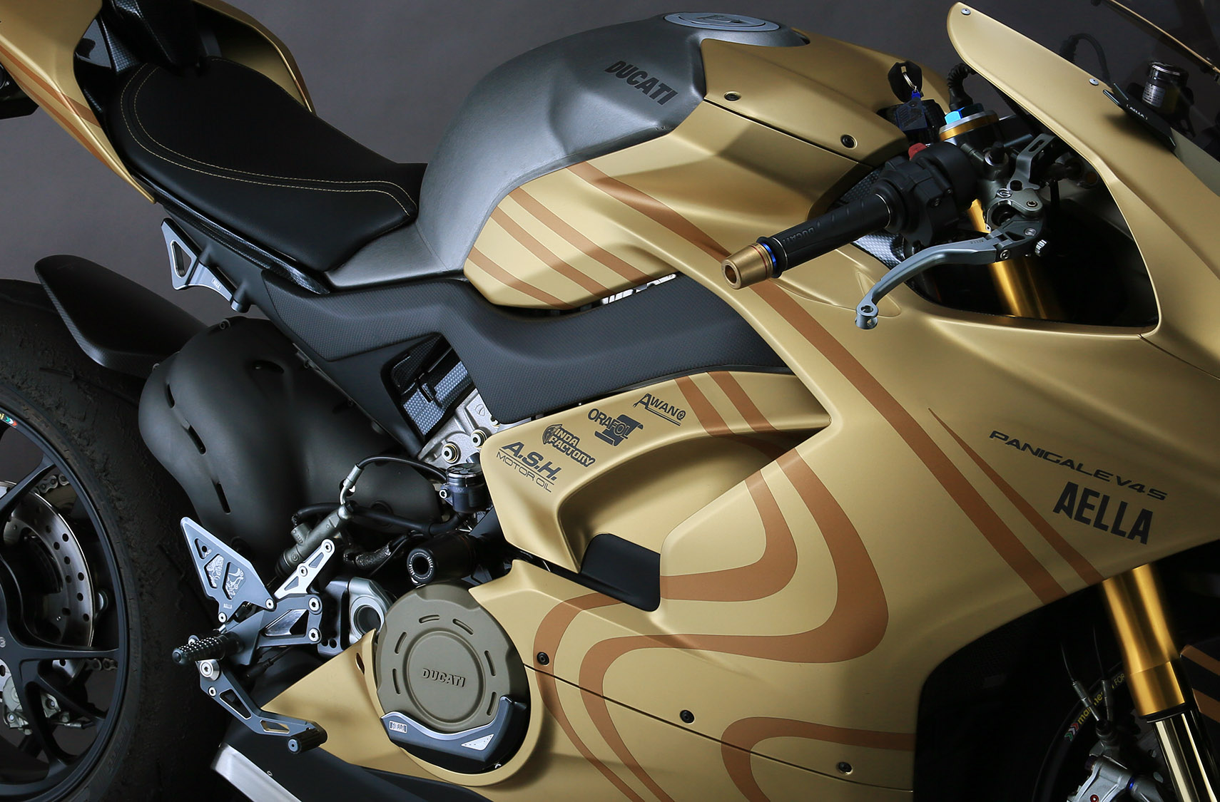 AELLA Carbon Fiber Frame Cover Heat Shields for the Pangiale V4 / S / Speciale (18-19) AELLA Carbon Fiber Frame Cover Heat Shields for the Pangiale V4 / S / Speciale (18-19)